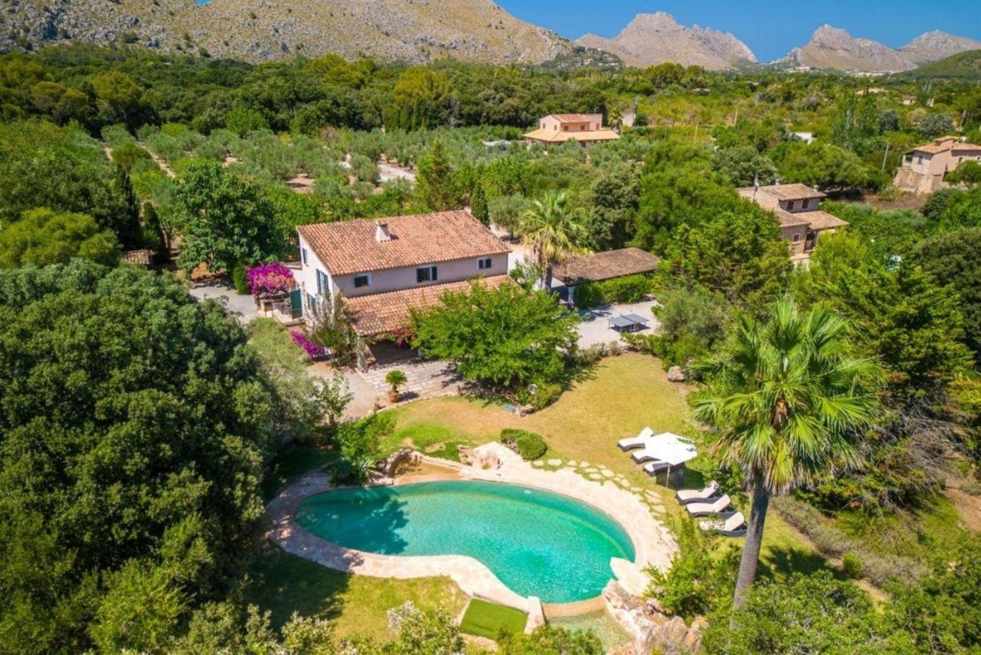 Luxurioeses Mit Pool Fuer 12 Personen, Nur 3 Km Von Und Dem Entfernt Holiday home *